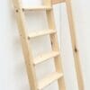 Scala in legno con passamano "Max". L'immagine mostra una variante della scala "Max" a cui è stato aggiunto un passamano.